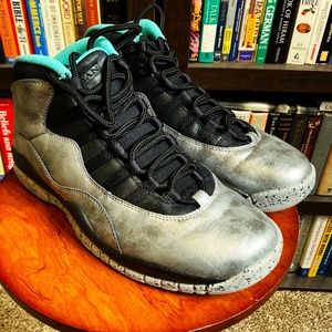 Retro * Jordan "Liberty 10" - Sz 8.5 (cond: 9.5/10)